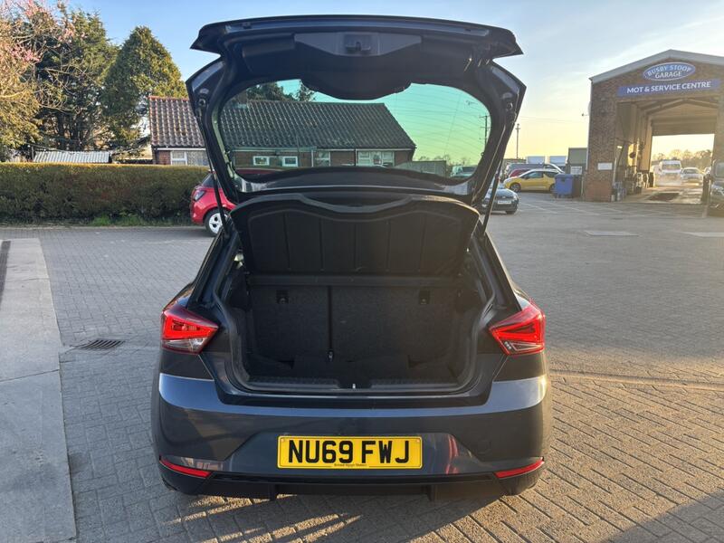 SEAT IBIZA