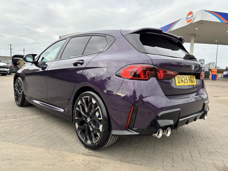 BMW 1 SERIES