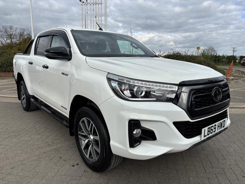 TOYOTA HILUX