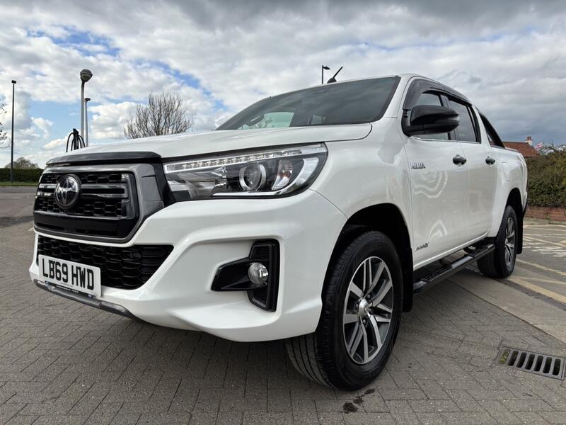 TOYOTA HILUX